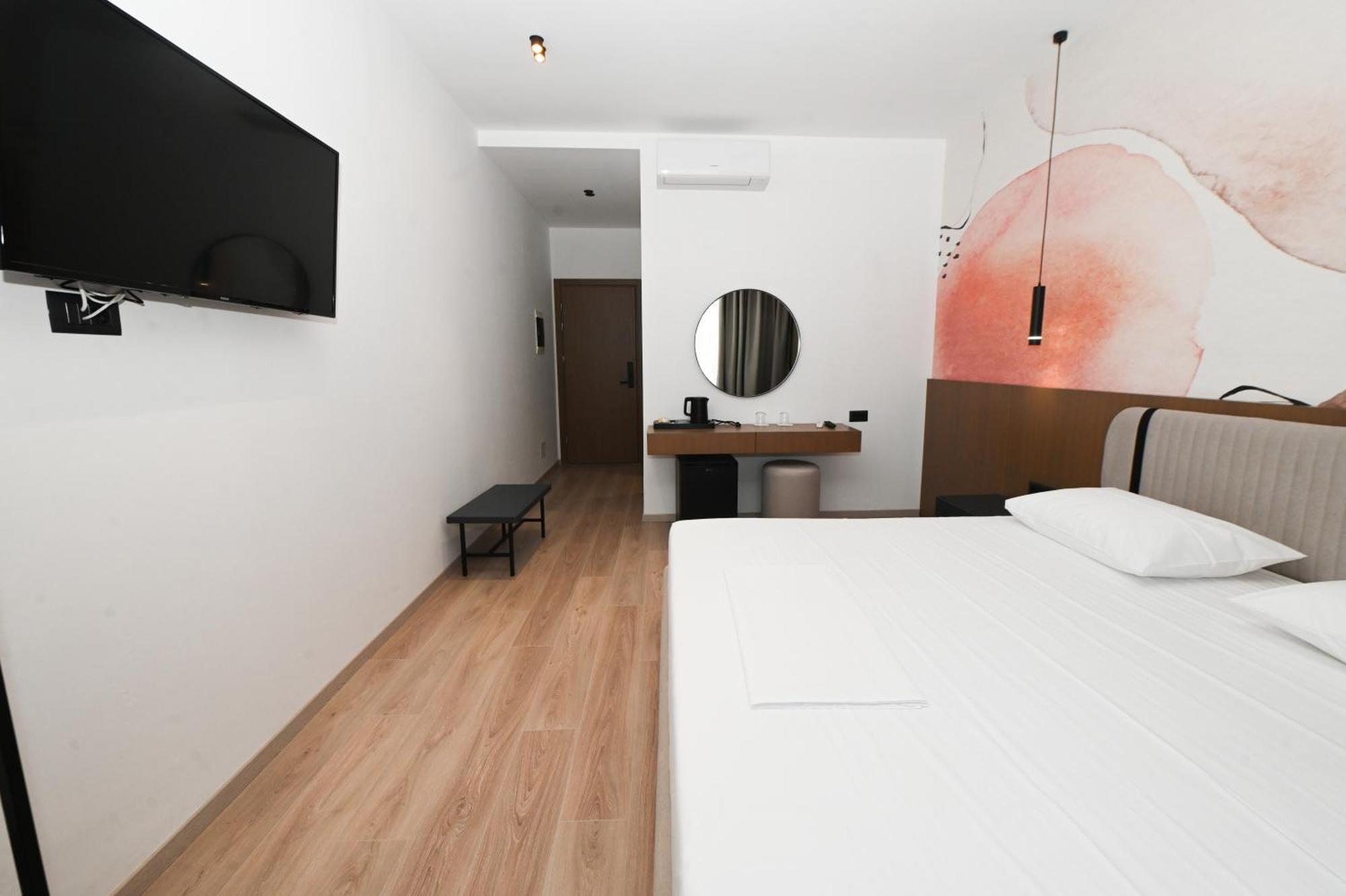 Monun Hotel Ksamil Luaran gambar