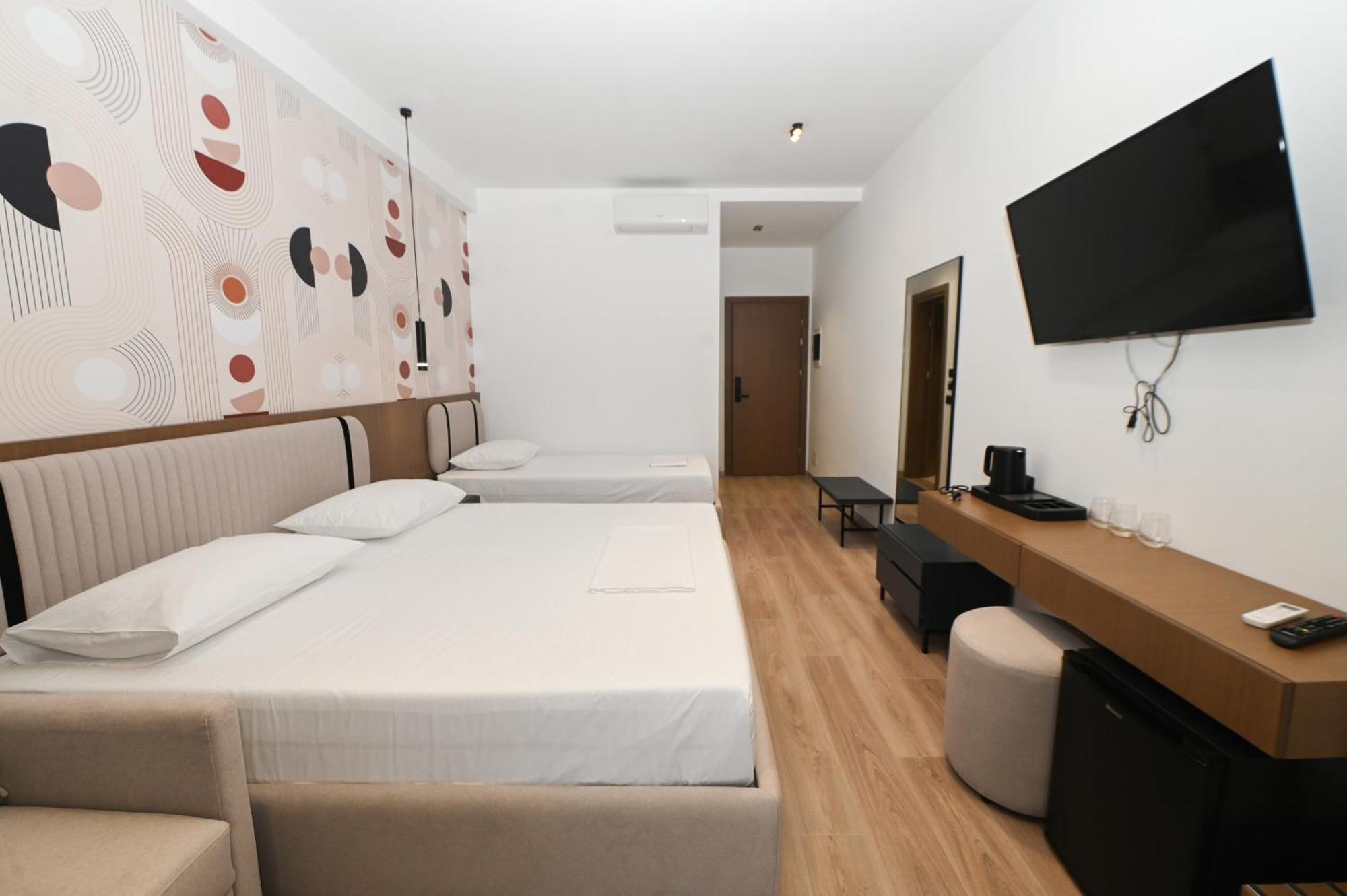 Monun Hotel Ksamil Luaran gambar