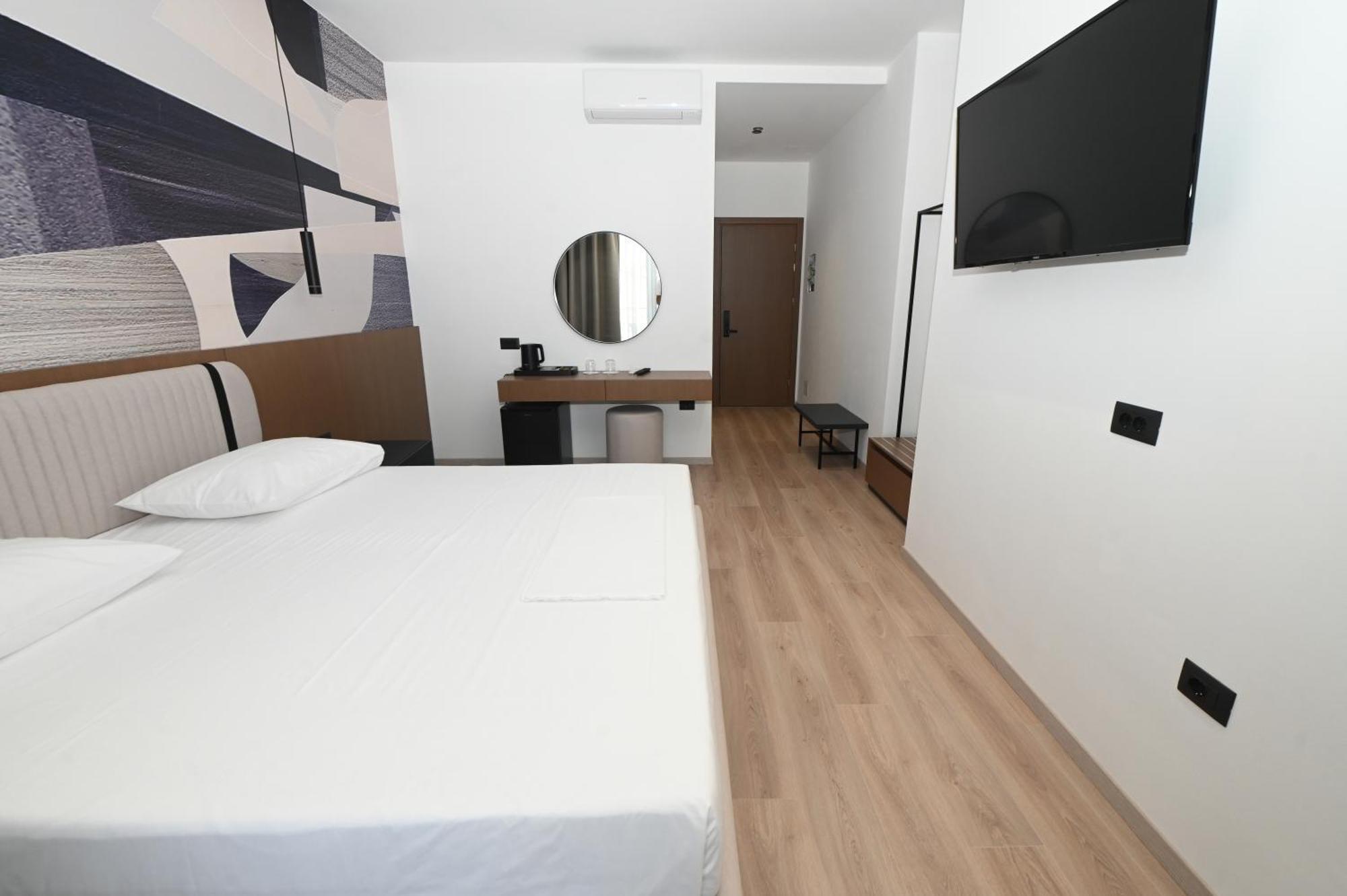 Monun Hotel Ksamil Luaran gambar