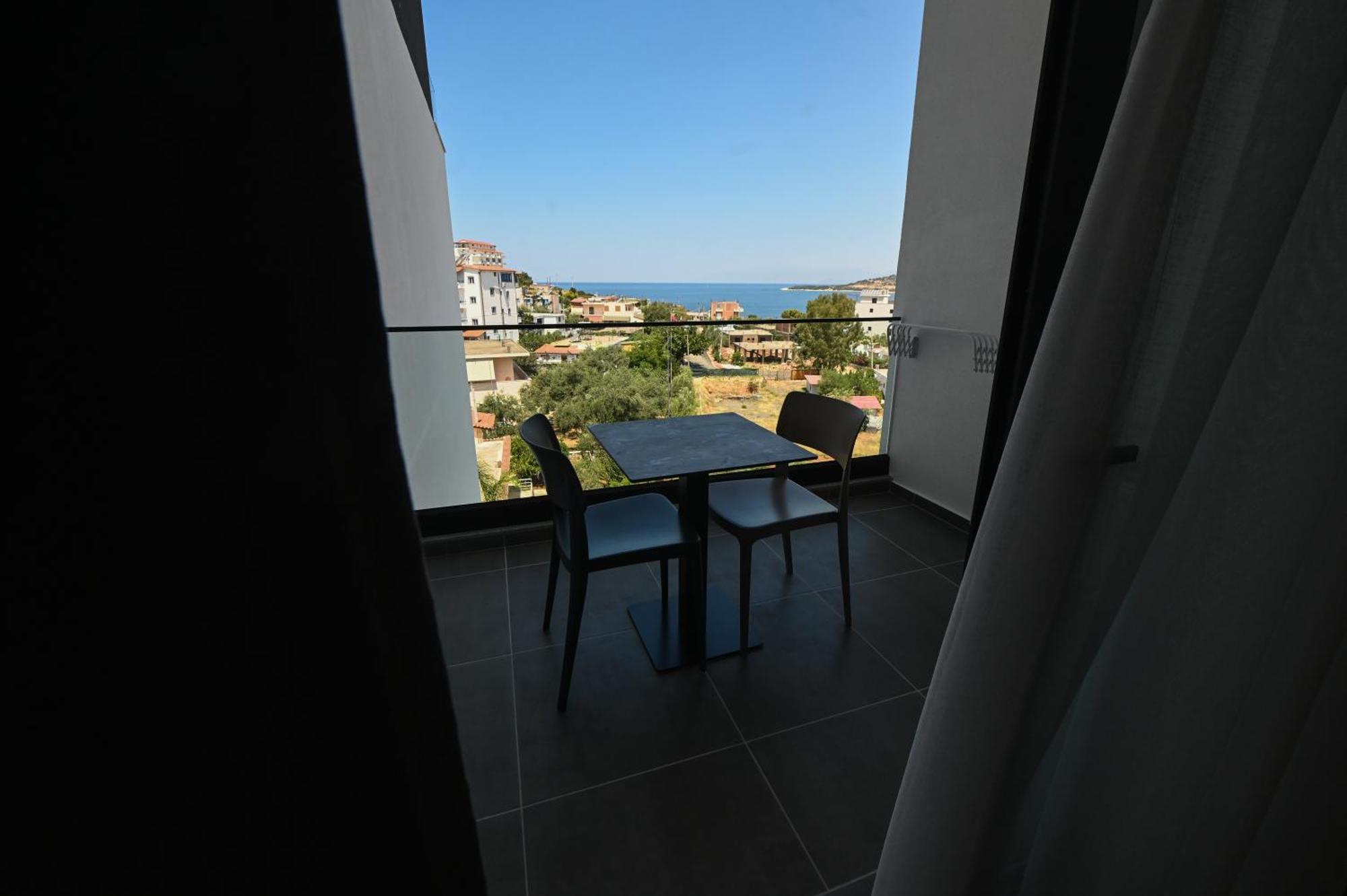 Monun Hotel Ksamil Luaran gambar