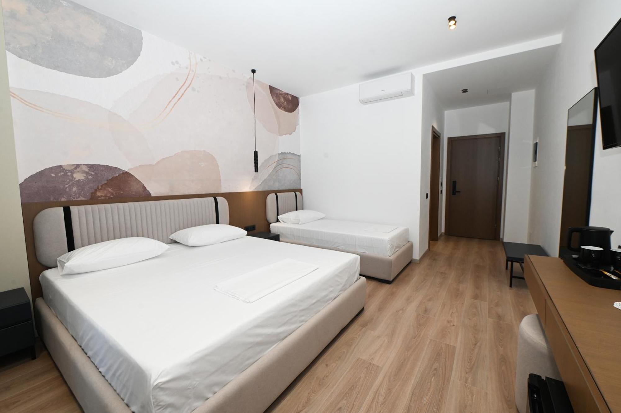 Monun Hotel Ksamil Luaran gambar