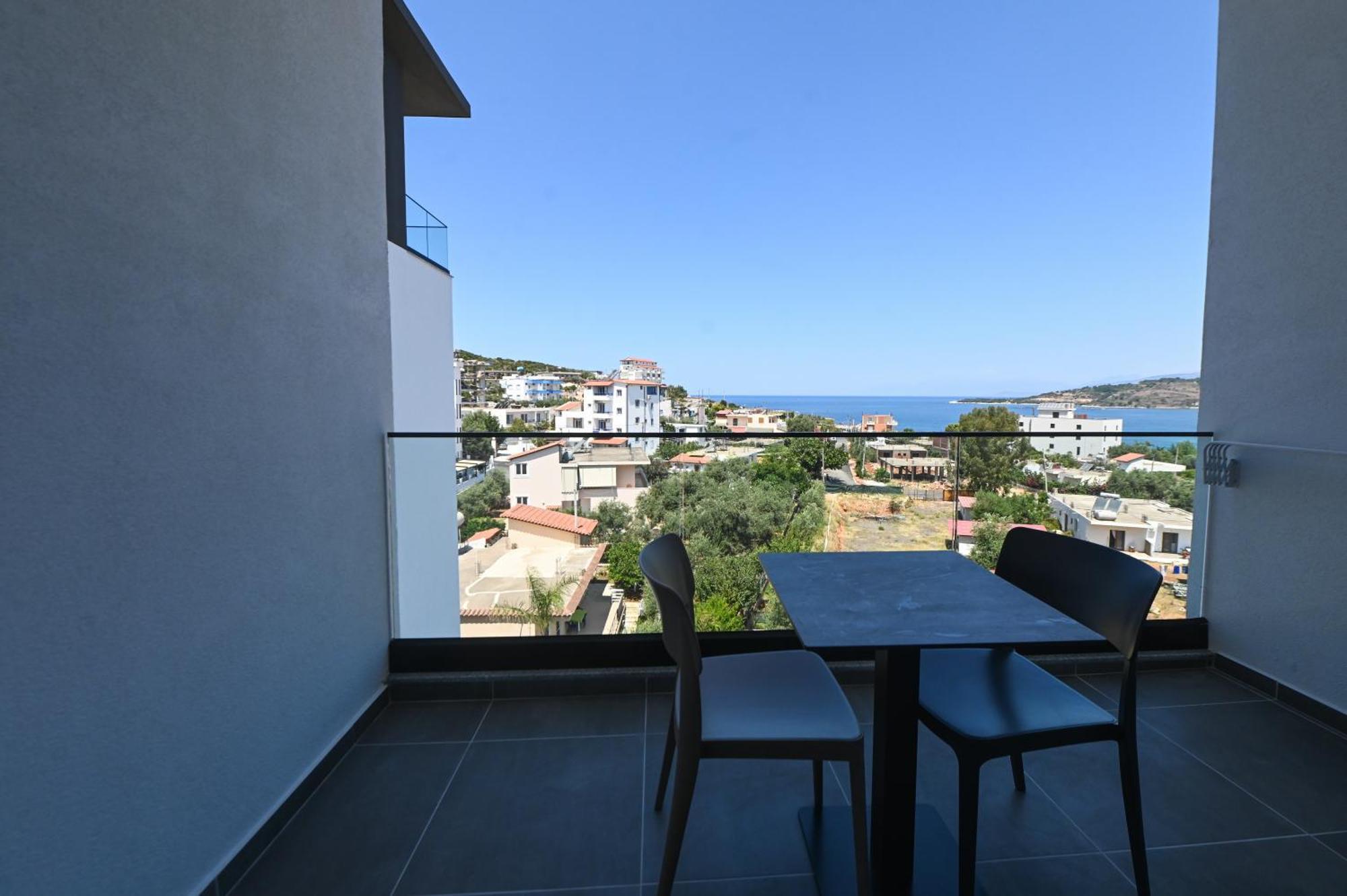 Monun Hotel Ksamil Luaran gambar