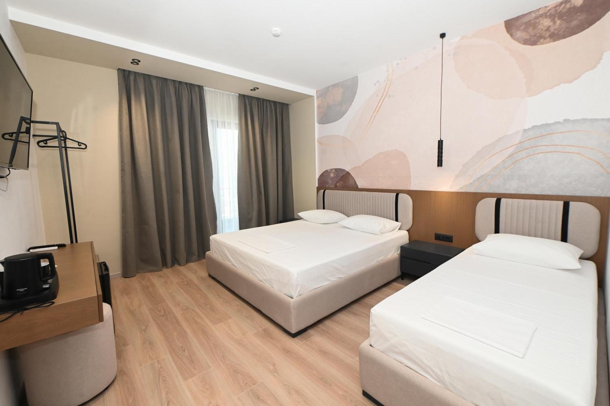 Monun Hotel Ksamil Luaran gambar